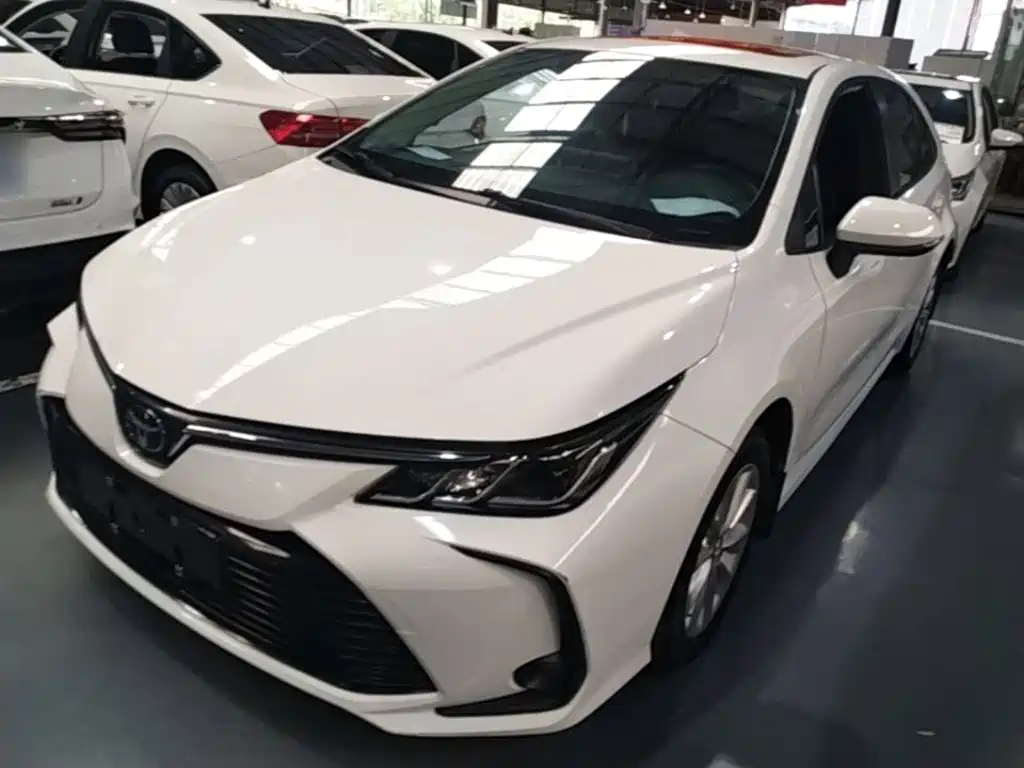 Toyota Corolla — фото 2