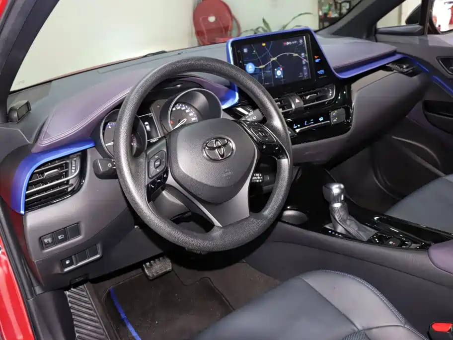 Toyota C-HR — фото 10