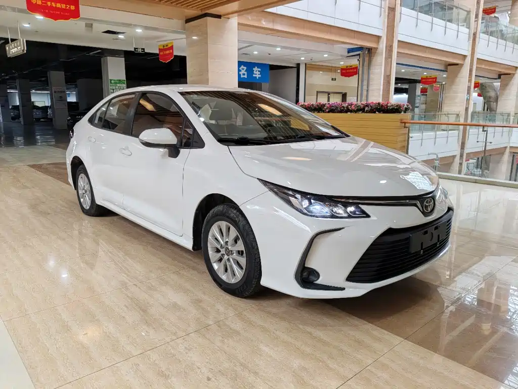 Toyota Corolla — фото 2