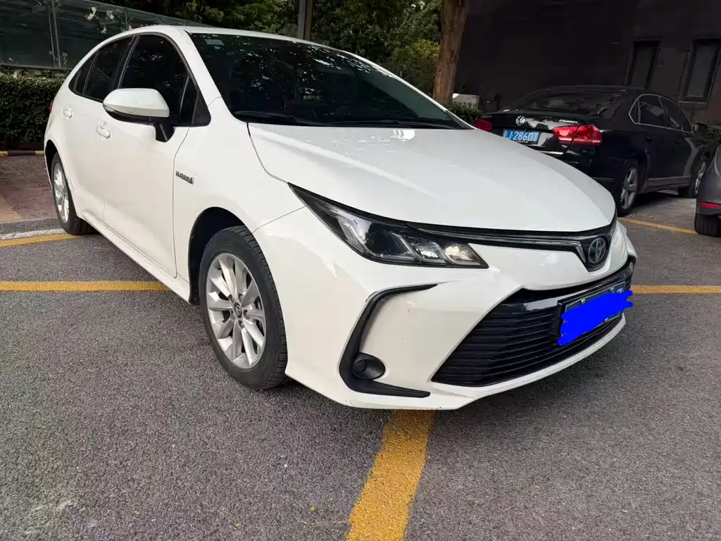Toyota Corolla — фото 2