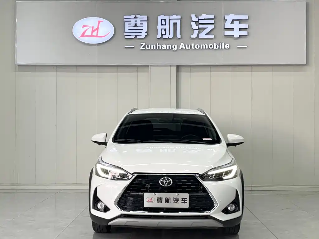 Toyota Yaris L — фото 2