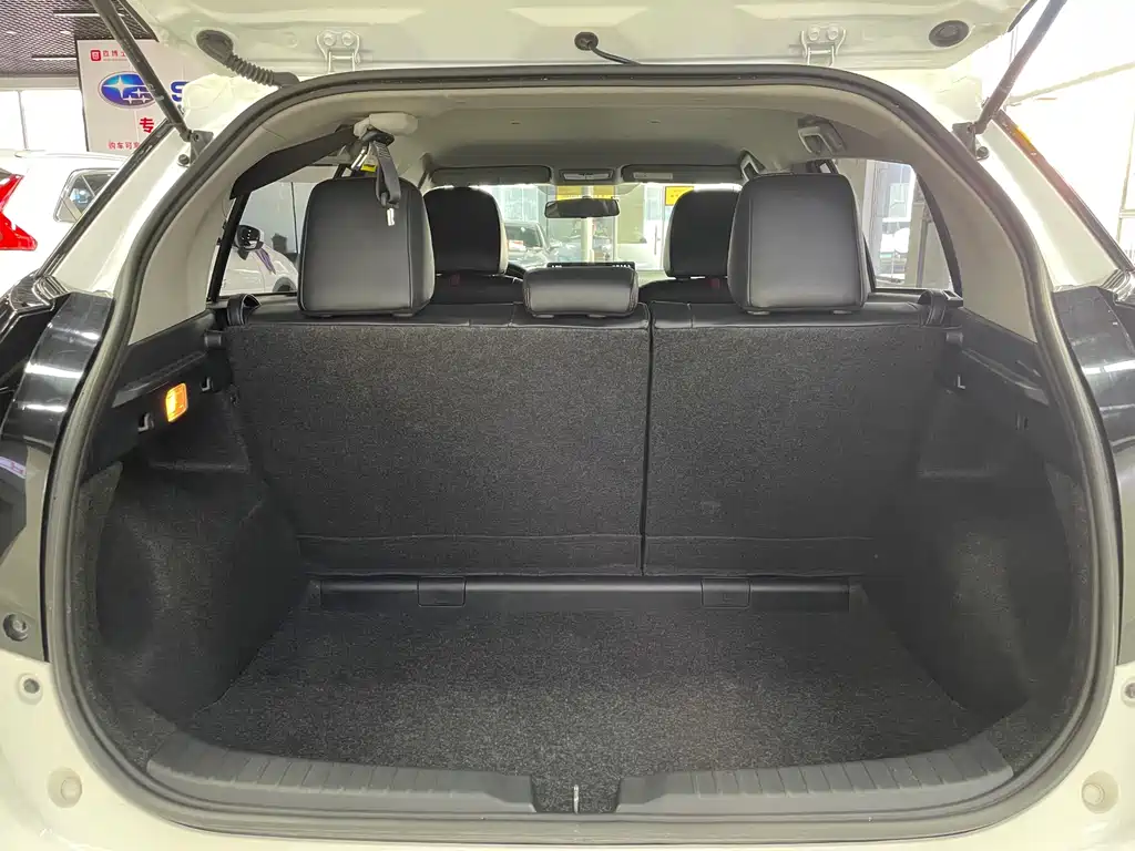 Toyota Yaris L — фото 17
