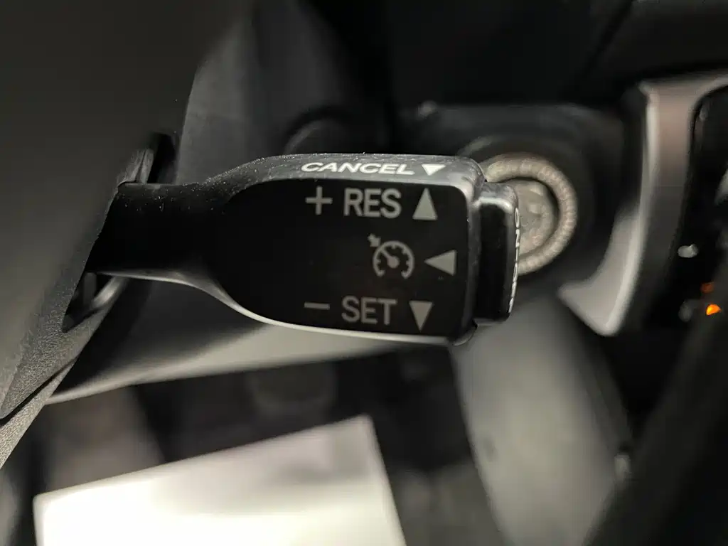 Toyota Yaris L — фото 23