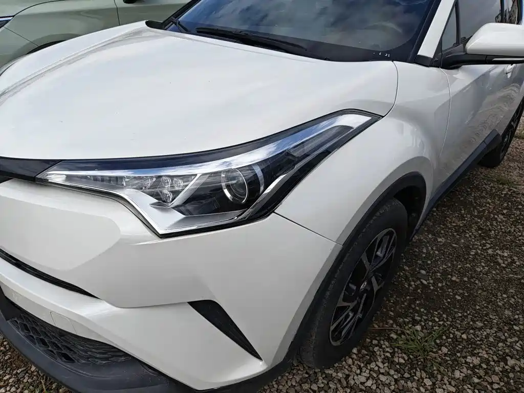Toyota C-HR — фото 3