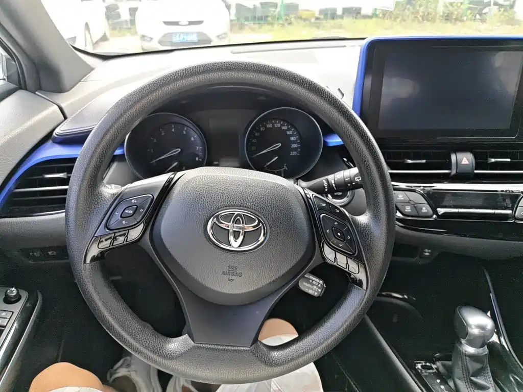 Toyota C-HR — фото 4