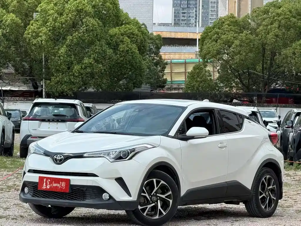 Toyota C-HR — фото 9
