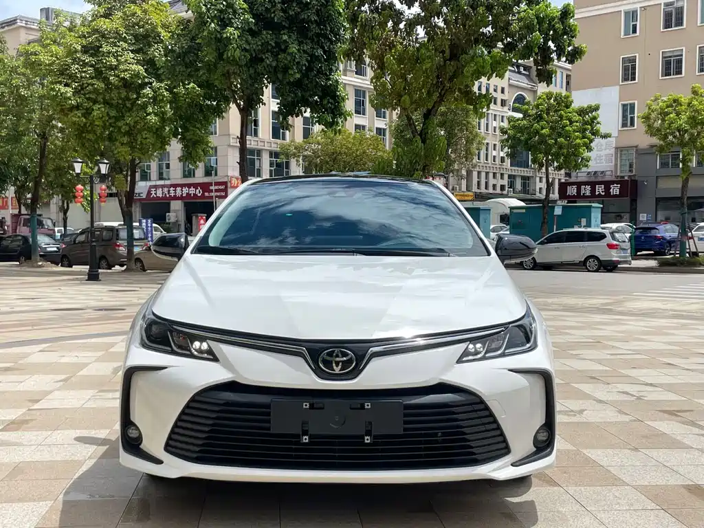Toyota Corolla — фото 2