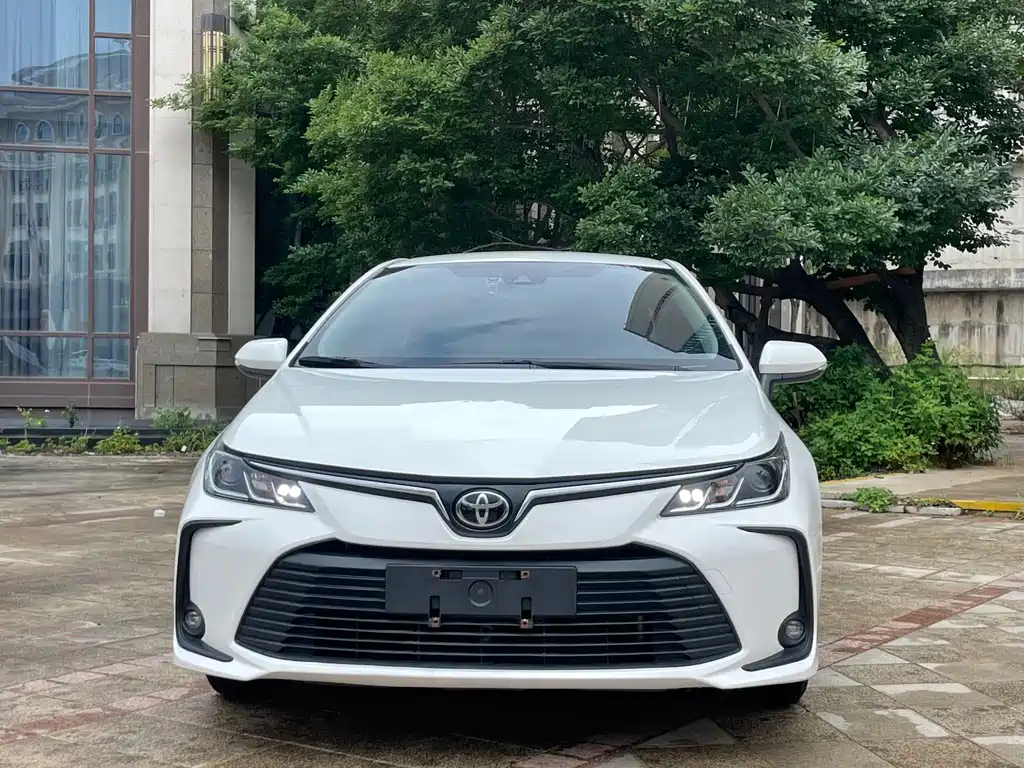 Toyota Corolla — фото 2