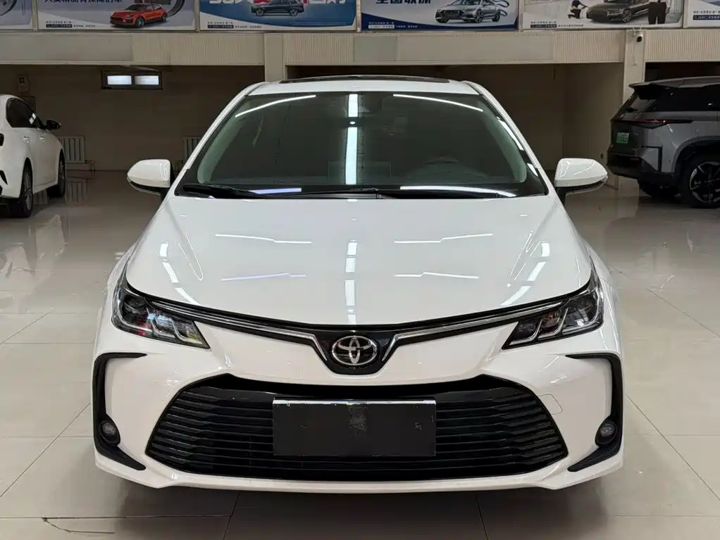 Toyota Corolla — фото 2