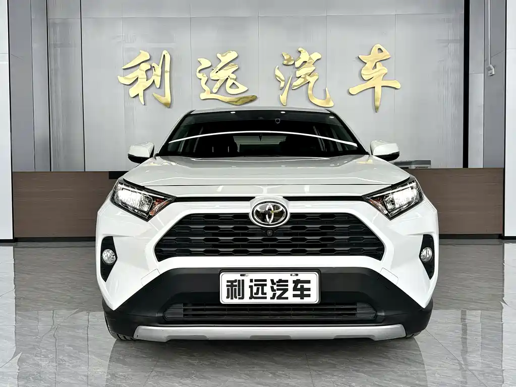 Toyota RAV4 — фото 2