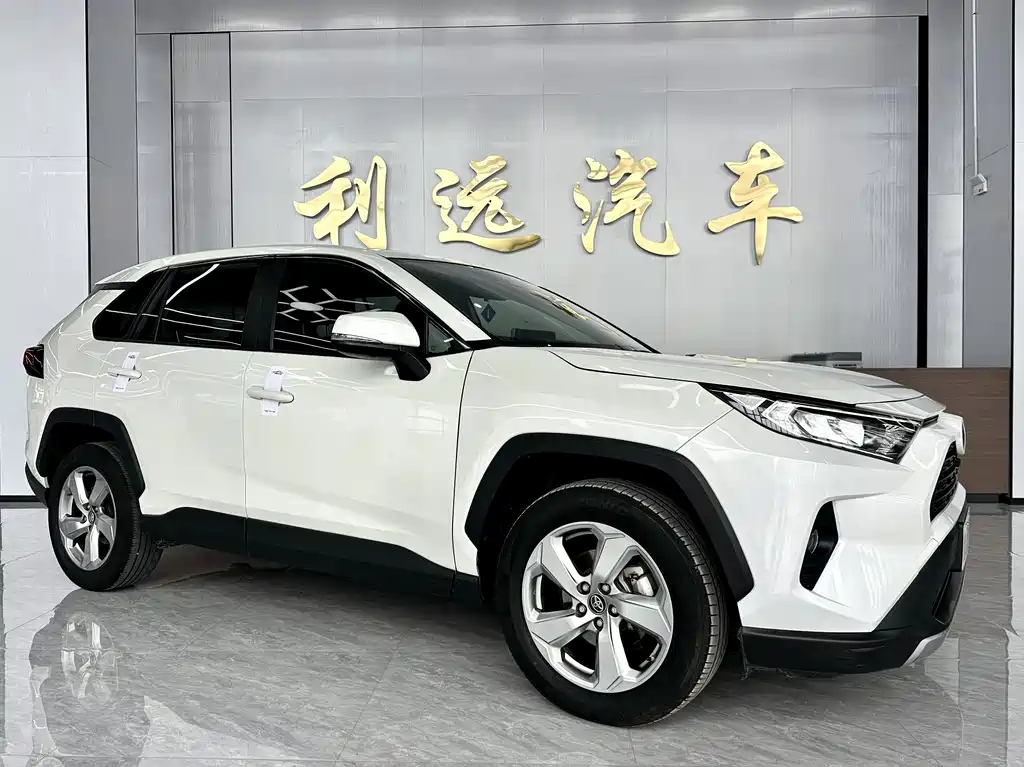 Toyota RAV4 — фото 3
