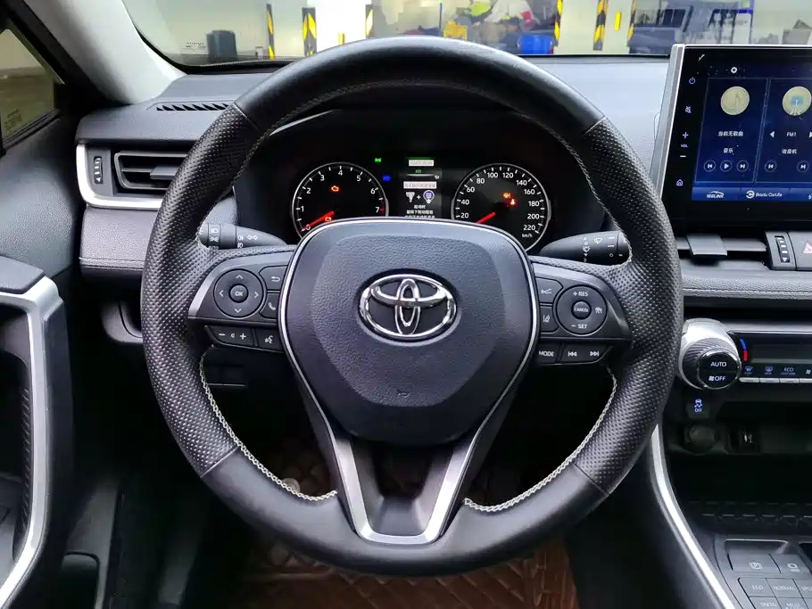Toyota Wildlander — фото 15