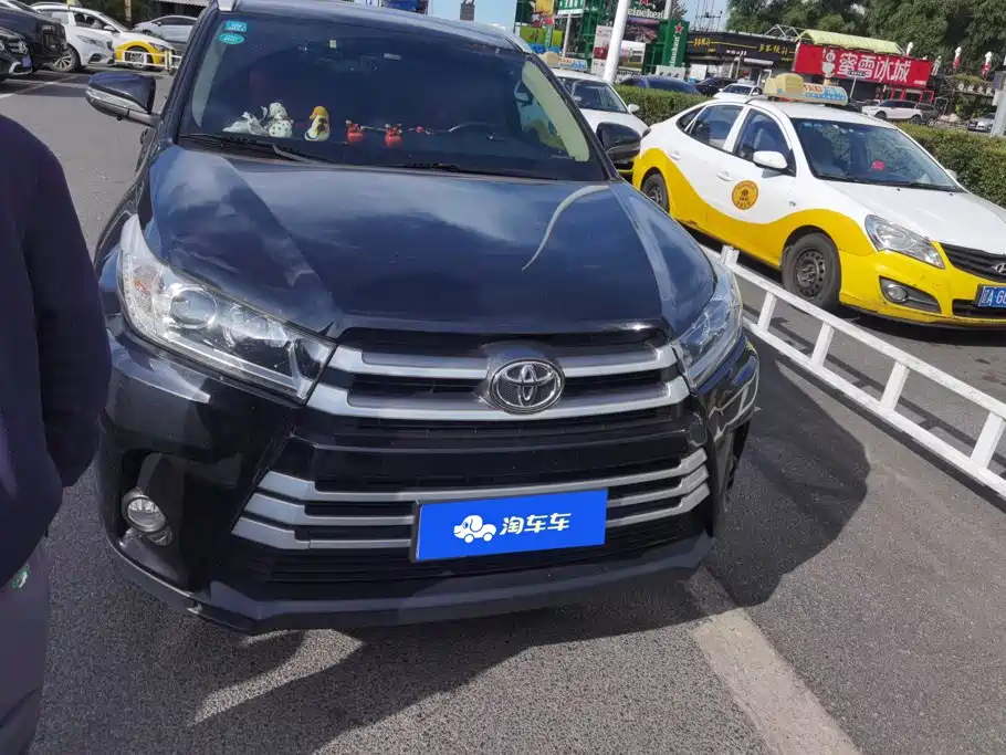 Toyota Highlander — фото 2