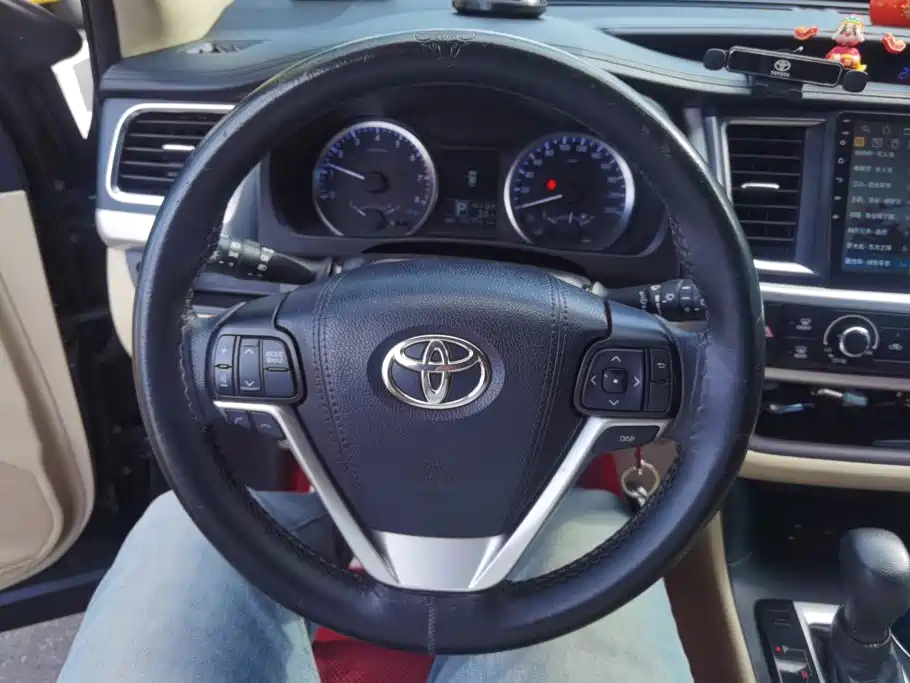 Toyota Highlander — фото 15