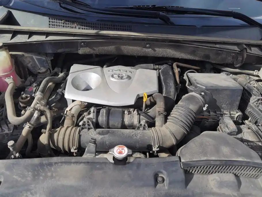 Toyota Highlander — фото 10