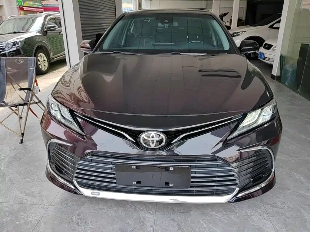 Toyota Camry — фото 3