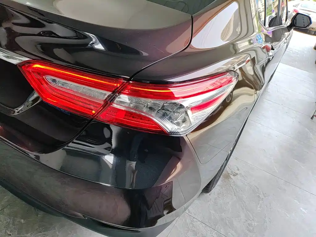 Toyota Camry — фото 24