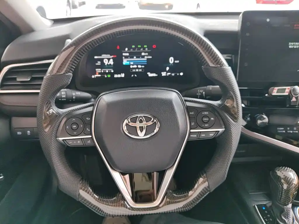 Toyota Camry — фото 7