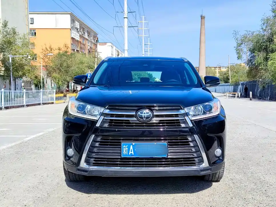 Toyota Highlander — фото 2