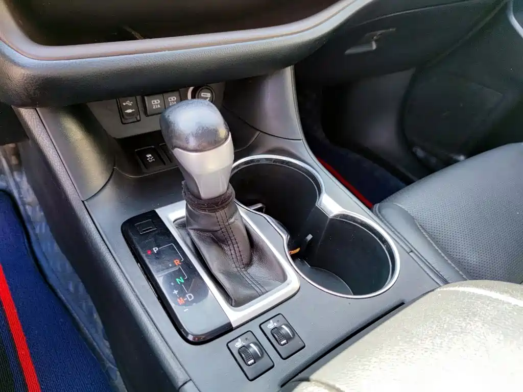 Toyota Highlander — фото 14