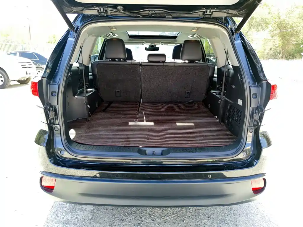 Toyota Highlander — фото 20