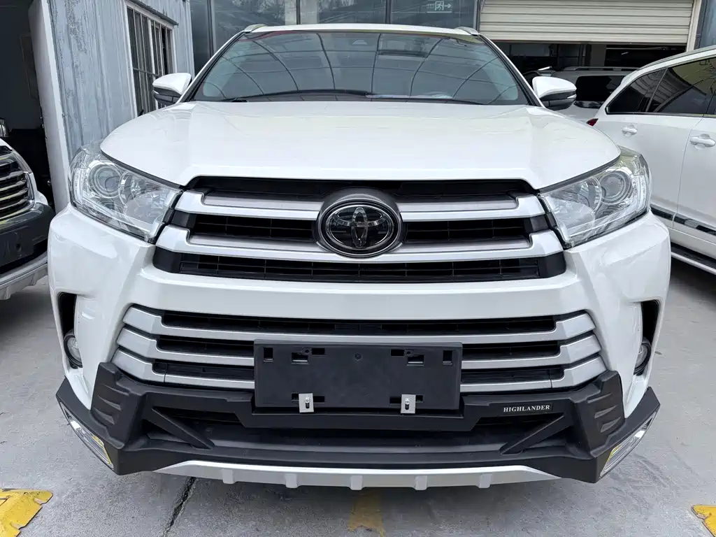 Toyota Highlander — фото 2