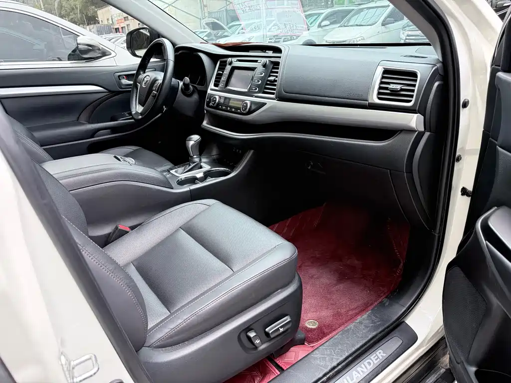 Toyota Highlander — фото 20