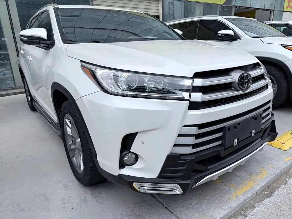 Toyota Highlander — фото 3