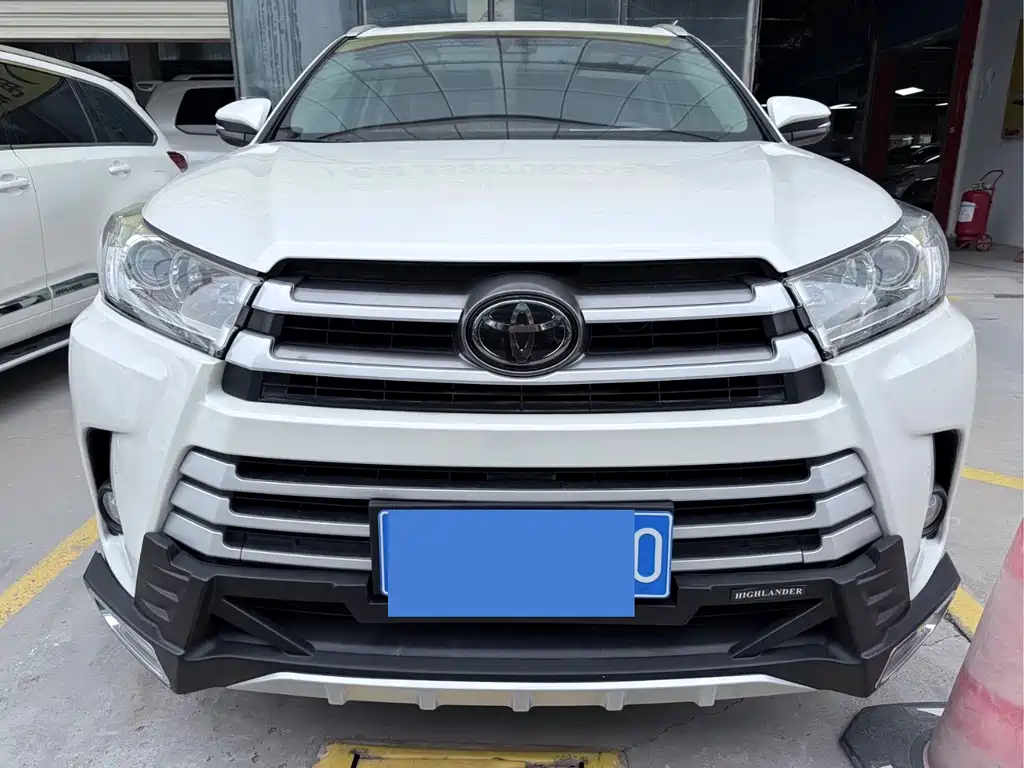 Toyota Highlander — фото 2