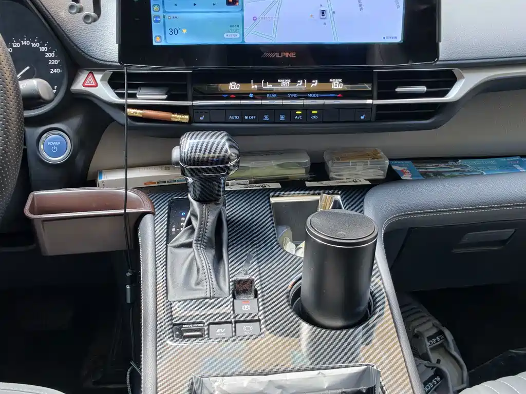 Toyota Sienna — фото 14