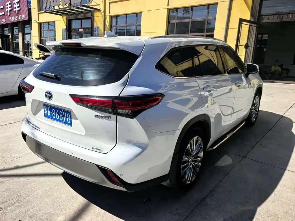 Toyota Highlander — фото 5