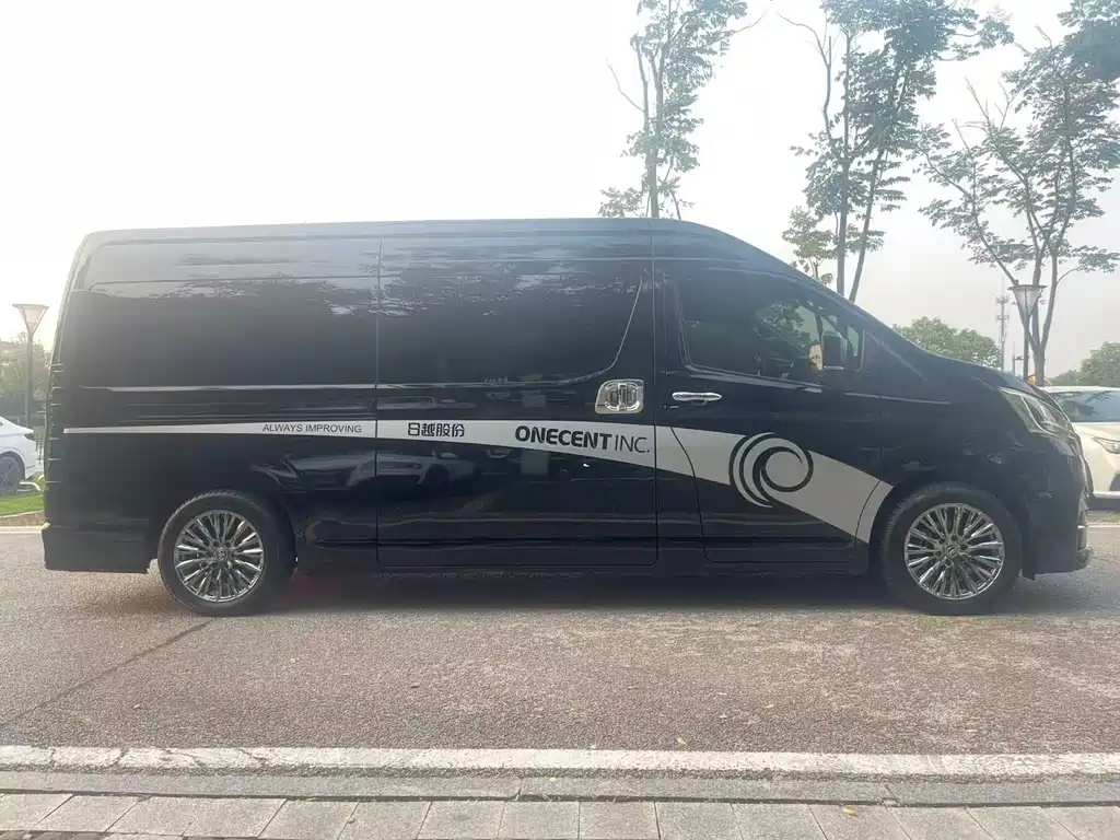 Toyota Hiace — фото 7