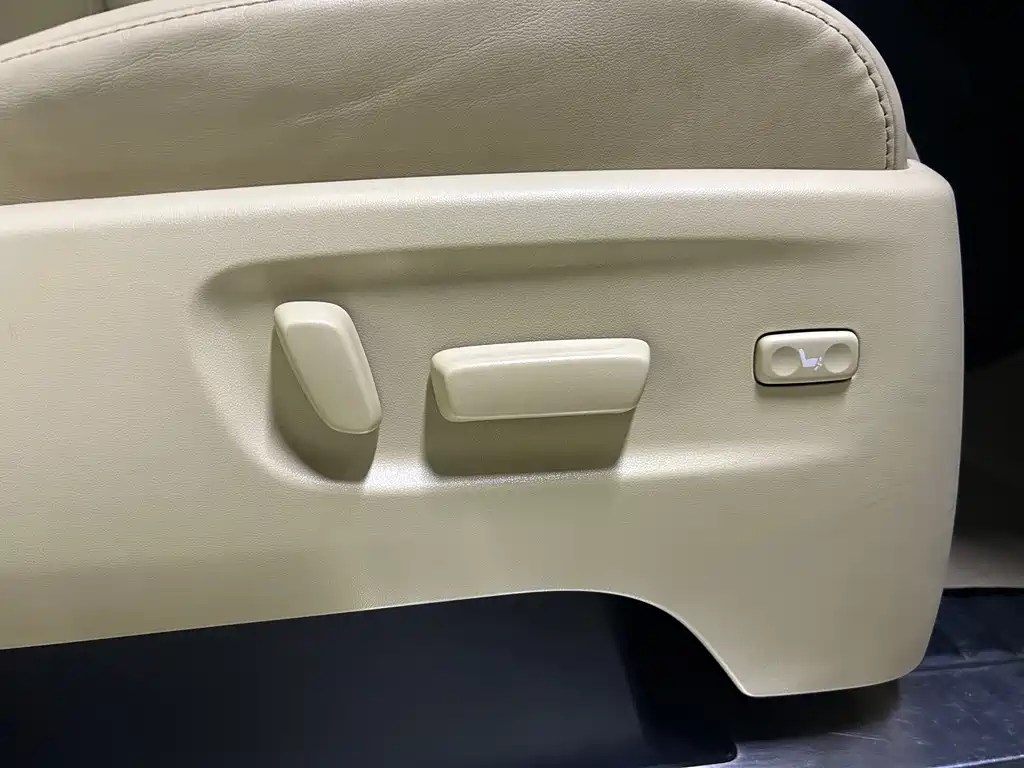 Toyota Alphard — фото 15