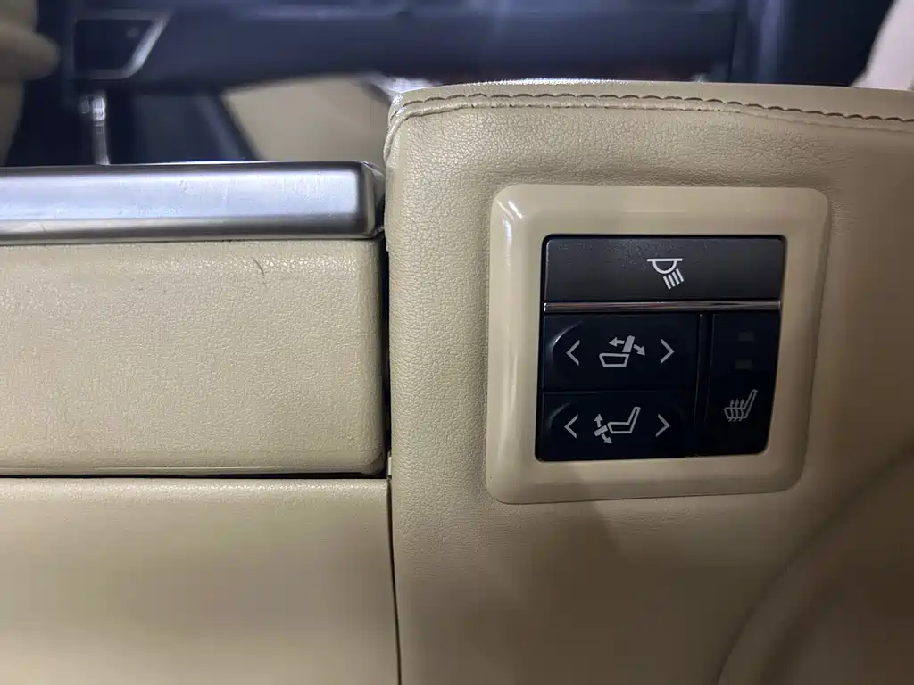 Toyota Alphard — фото 23
