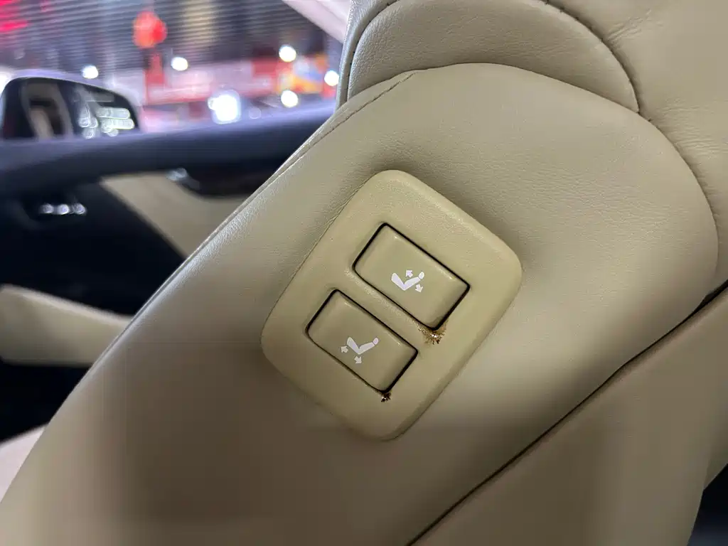 Toyota Alphard — фото 24