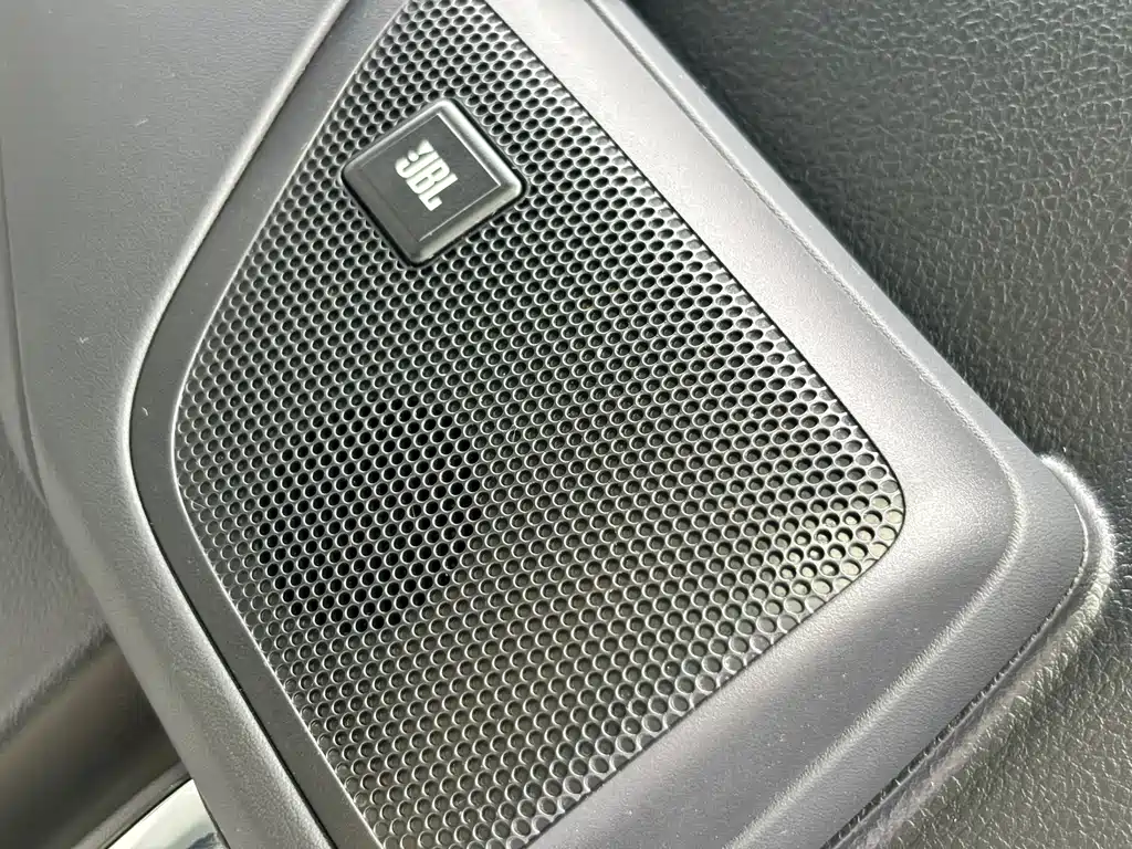 Toyota Alphard — фото 9