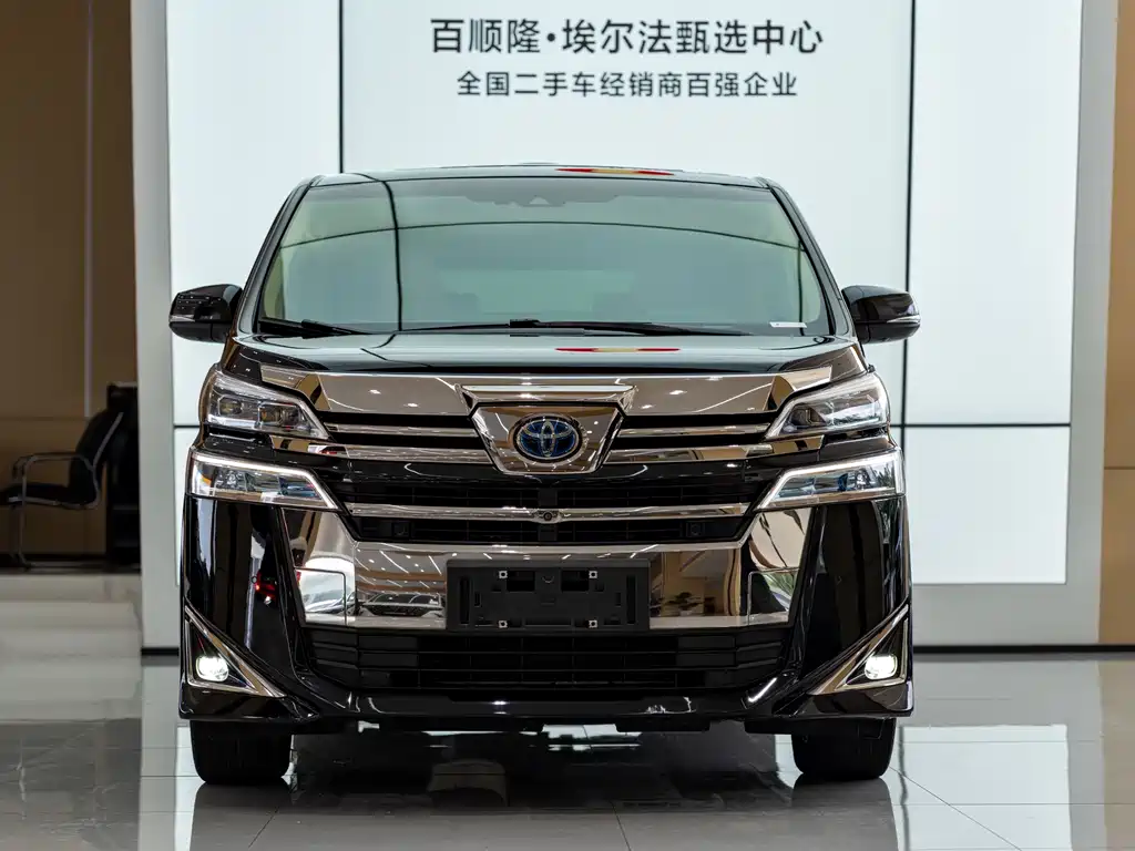 Toyota Vellfire — фото 2