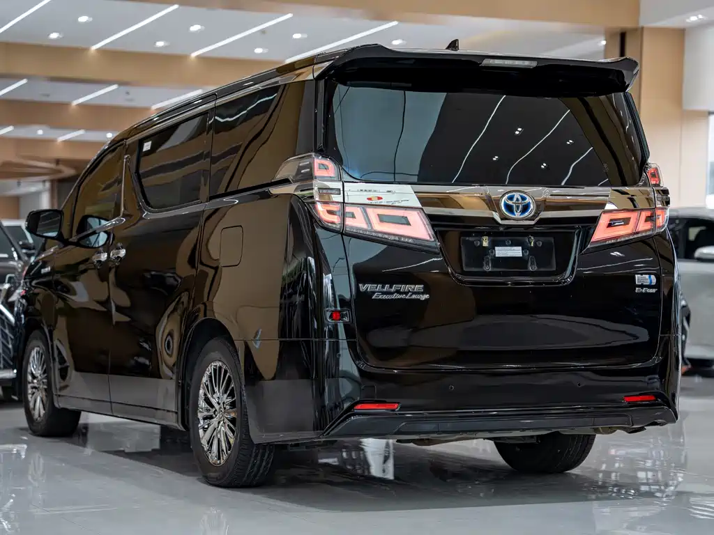 Toyota Vellfire — фото 11