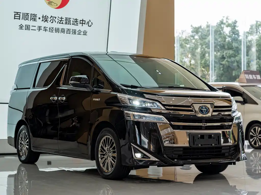 Toyota Vellfire — фото 3