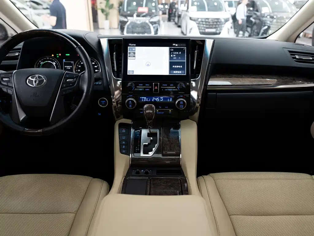 Toyota Vellfire — фото 9