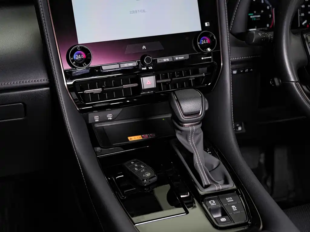 Toyota Alphard — фото 13