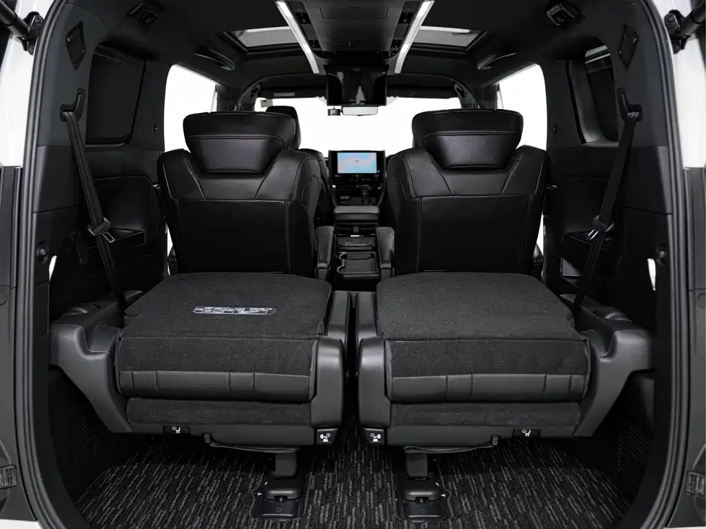 Toyota Alphard — фото 17