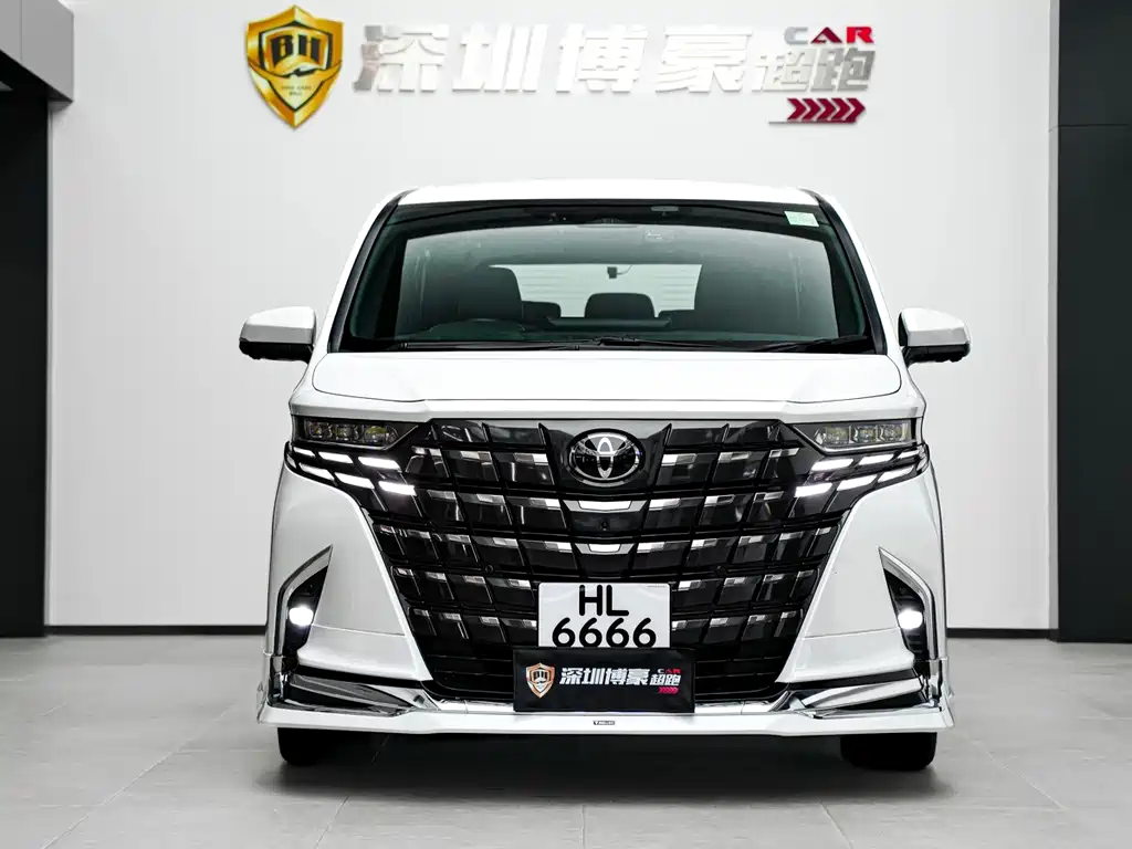 Toyota Alphard — фото 3