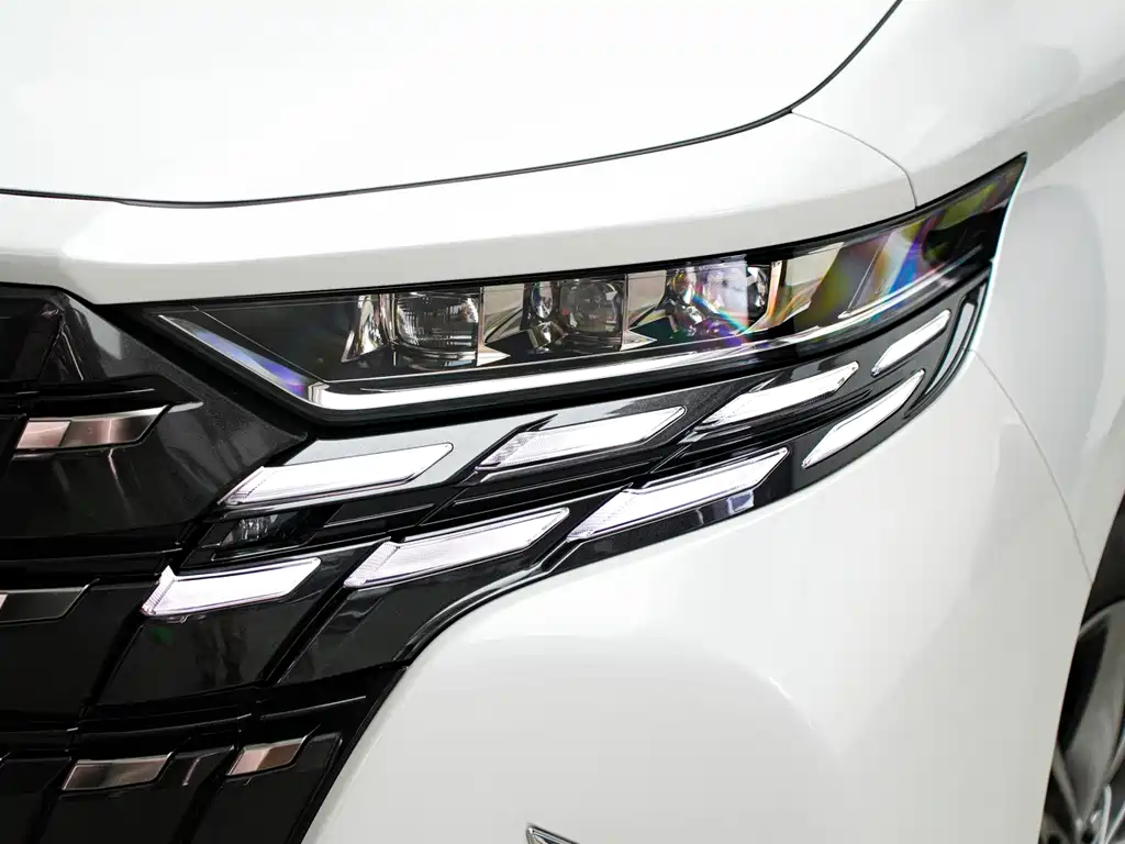 Toyota Alphard — фото 6