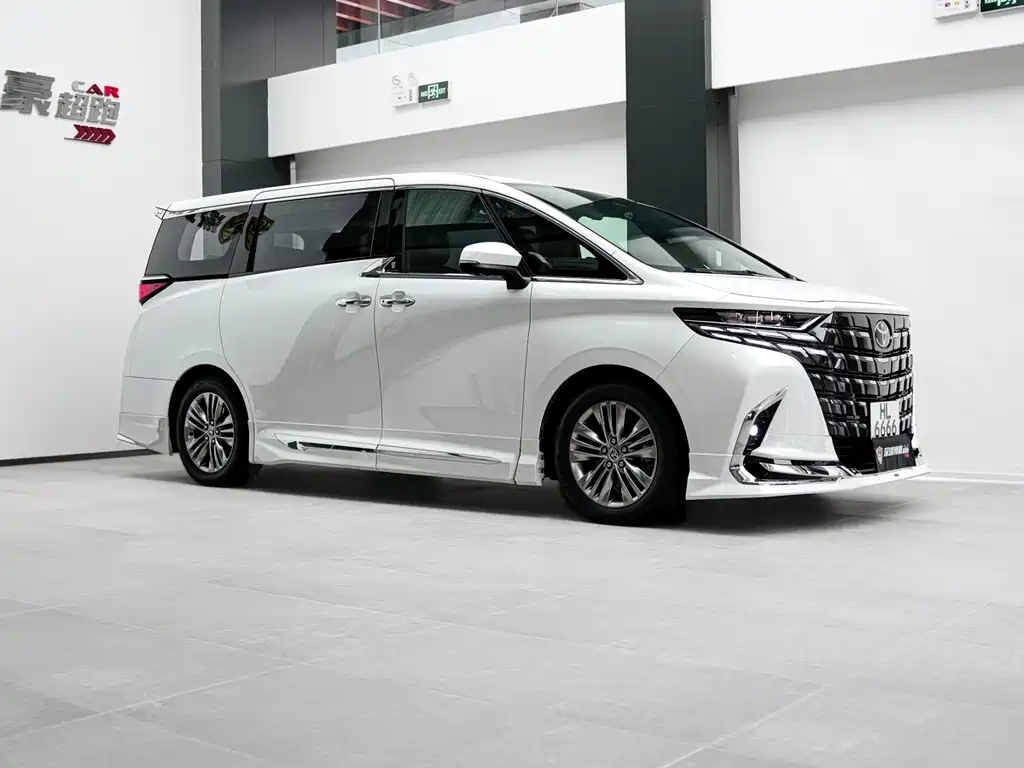 Toyota Alphard — фото 7
