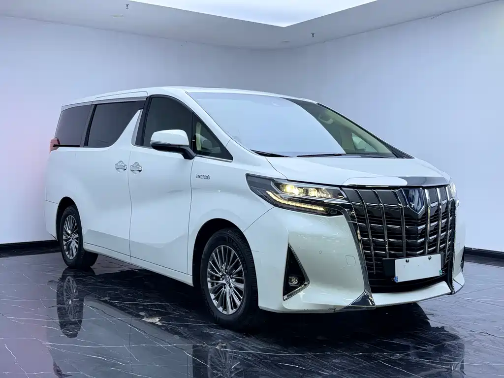 Toyota Alphard — фото 3