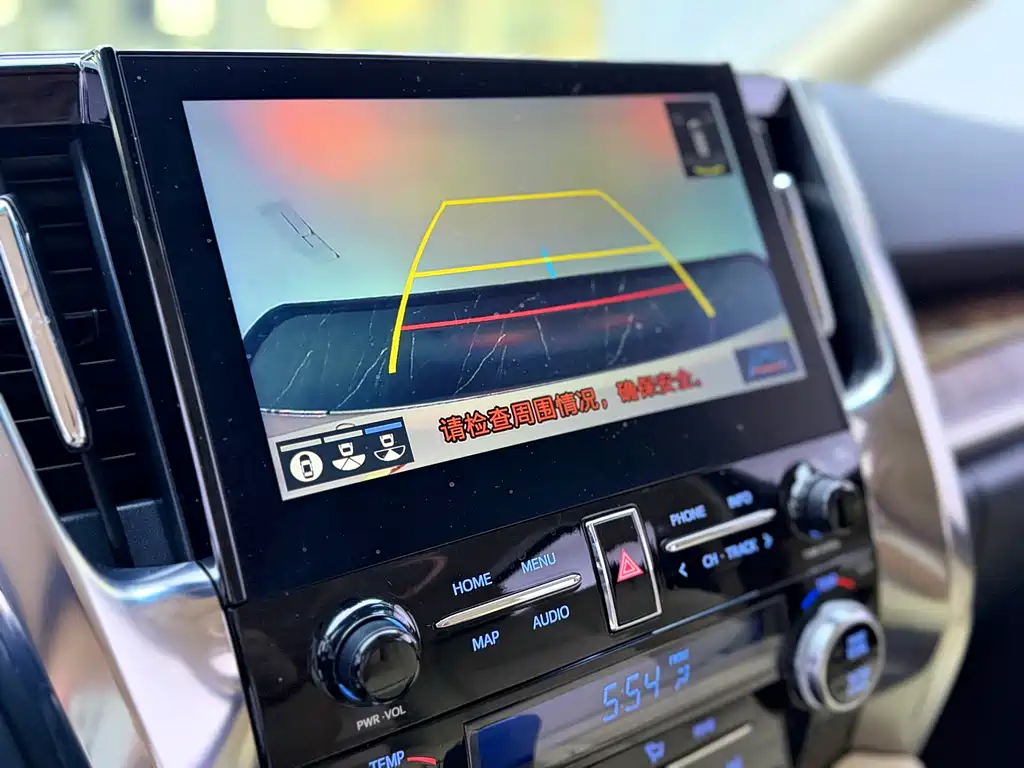 Toyota Alphard — фото 6