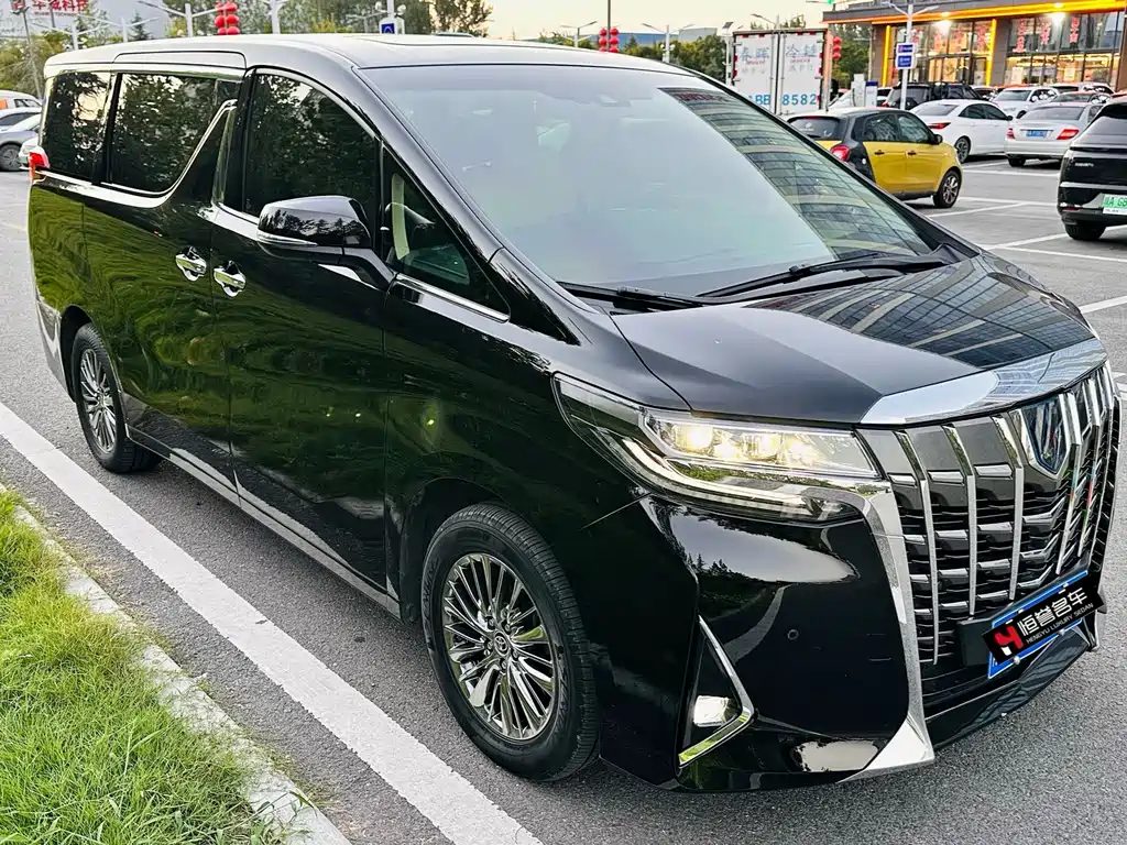 Toyota Alphard — фото 3
