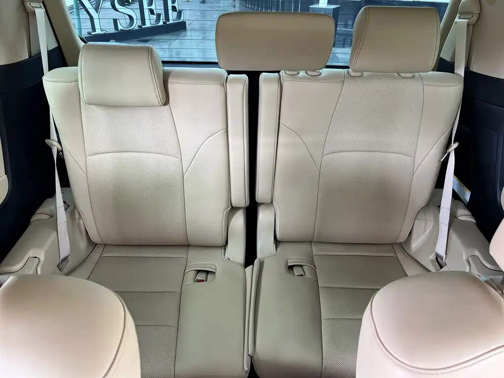 Toyota Alphard — фото 17