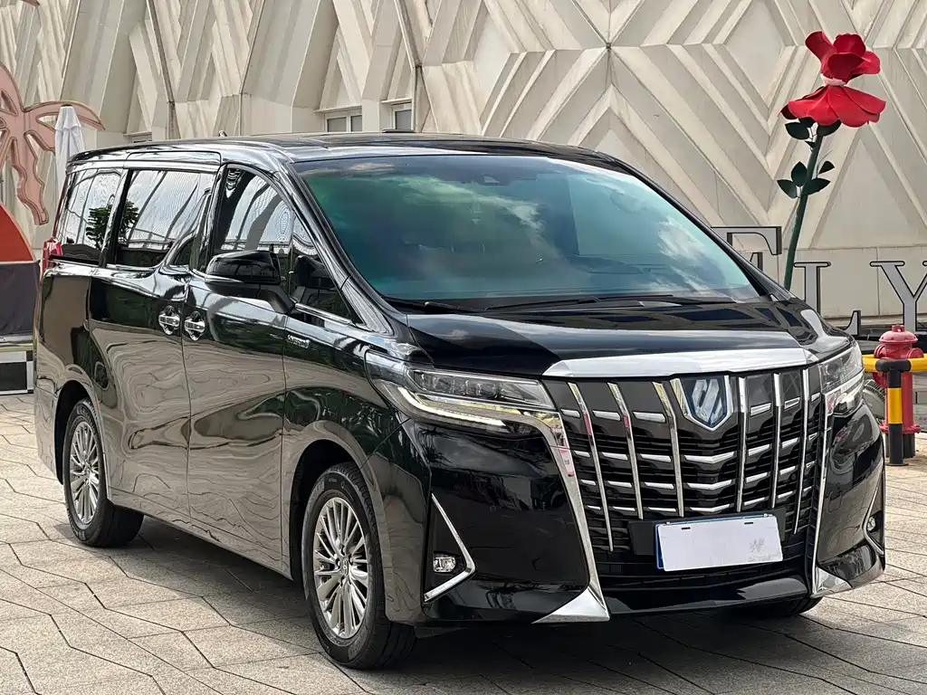 Toyota Alphard — фото 3